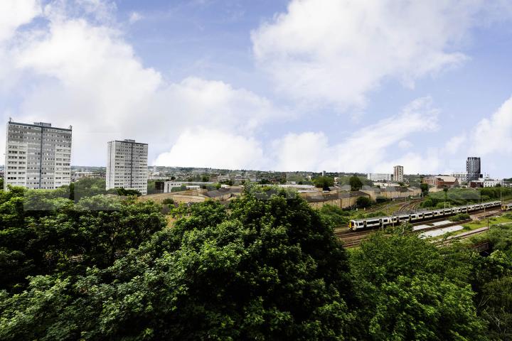 locate din a new build in the heart of Highbury close to Arsenal Station  Drayton Park, Highbury 